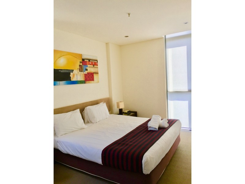 1501/18 CYPRESS AVE, Surfers Paradise QLD 4217