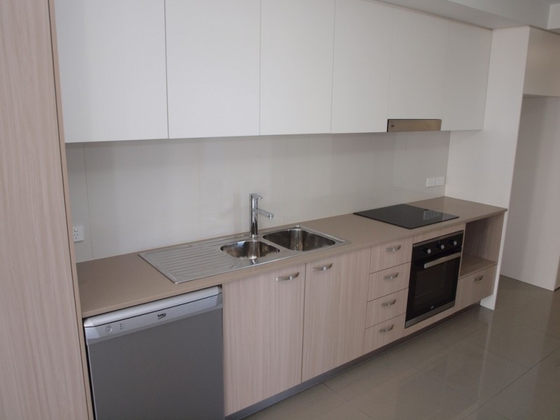 22 Lather St, Southport QLD 4215