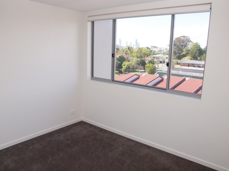 22 Lather St, Southport QLD 4215