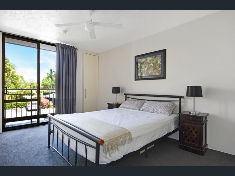 6/13 Fairways Drive, Clear Island Waters QLD 4226