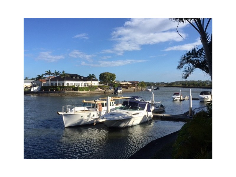 40/82 Limetree Parade, Runaway Bay QLD 4216