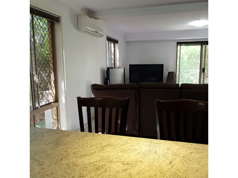 flatmate @ 11 Waterford court, Bundall QLD 4217