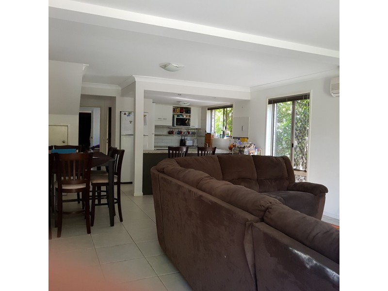 flatmate @ 11 Waterford court, Bundall QLD 4217