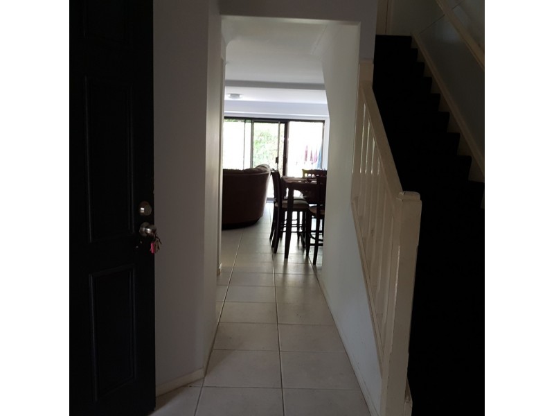 flatmate @ 11 Waterford court, Bundall QLD 4217