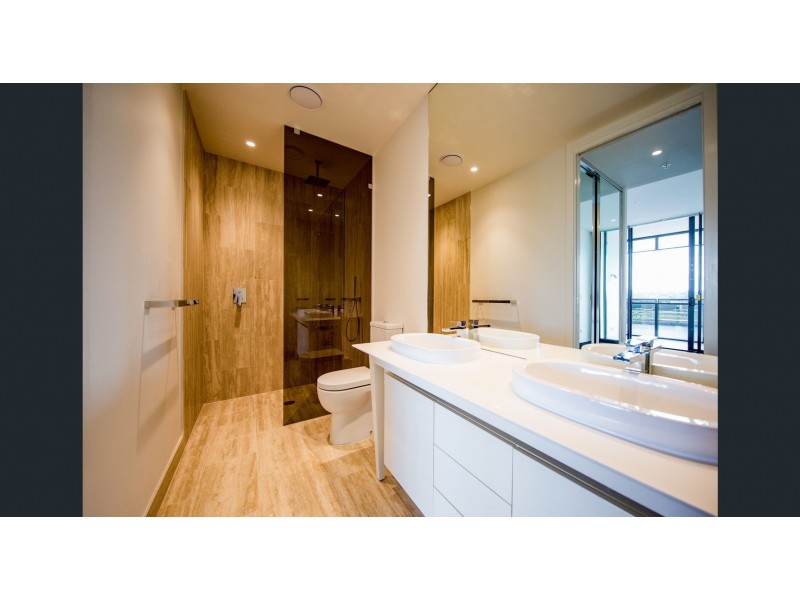 403B/1 The Concourse, Benowa QLD 4217