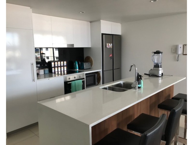 172/33 Lakefront Crescent, Varsity Lakes QLD 4227