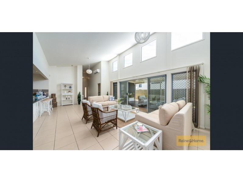 33 Mellum Crt, Pacific Pines QLD 4211