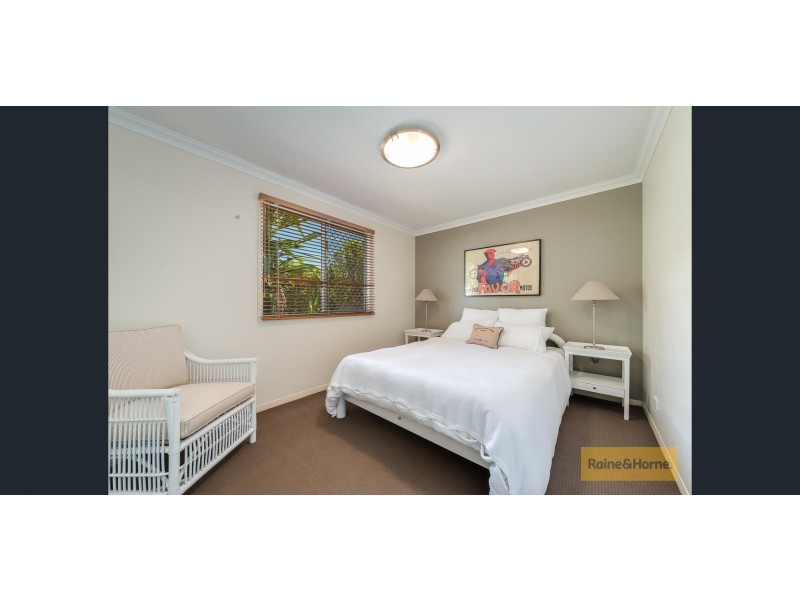 33 Mellum Crt, Pacific Pines QLD 4211