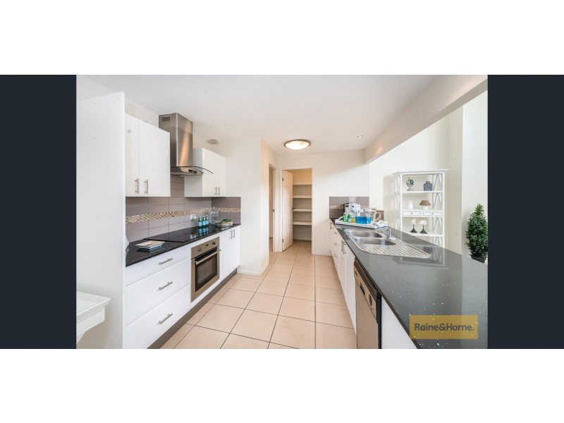 33 Mellum Crt, Pacific Pines QLD 4211