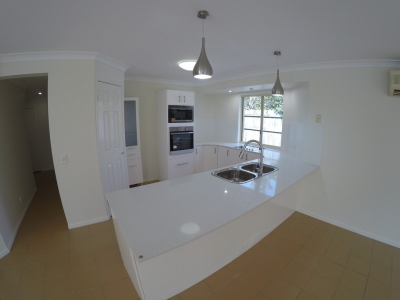 41 Desert Falls Crescent, Parkwood QLD 4214