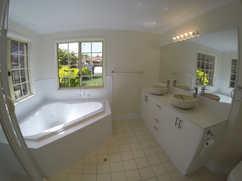 41 Desert Falls Crescent, Parkwood QLD 4214