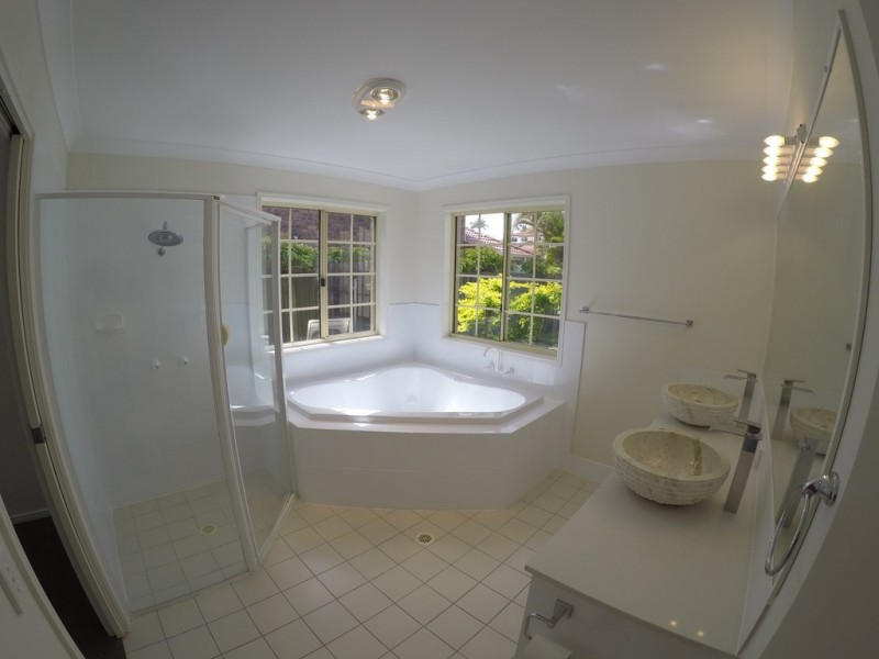 41 Desert Falls Crescent, Parkwood QLD 4214