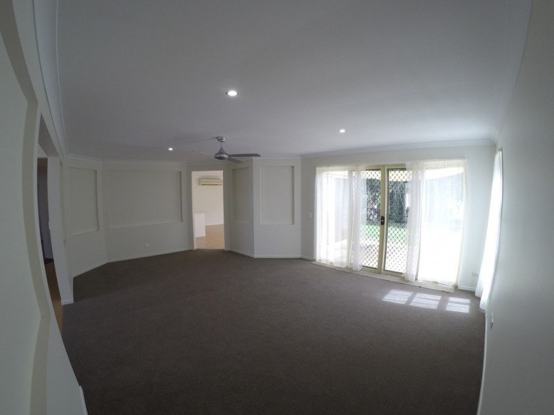 41 Desert Falls Crescent, Parkwood QLD 4214