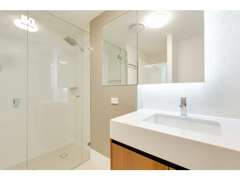 390 Simpsons Road, Bardon QLD 4065