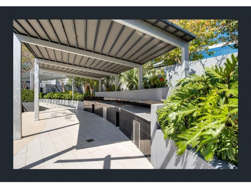 9 Lawson, Southport QLD 4215