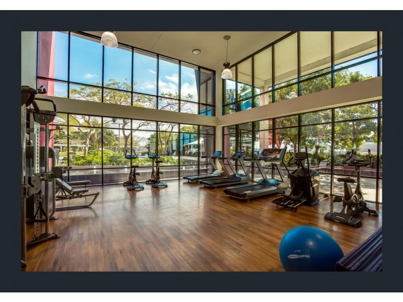 9 Lawson, Southport QLD 4215