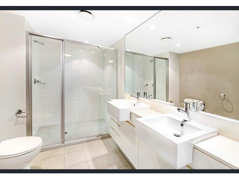 9 Lawson, Southport QLD 4215