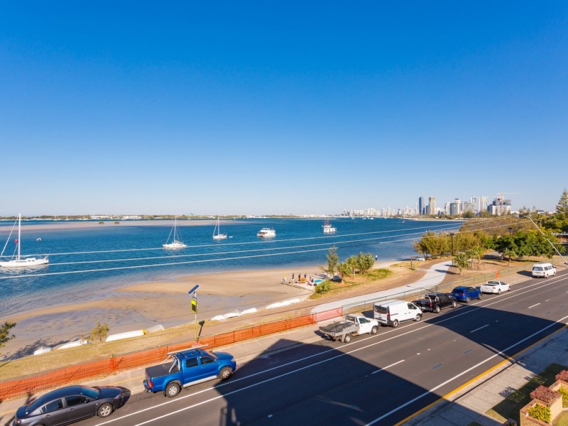 252 Marina Parade, Labrador QLD 4215