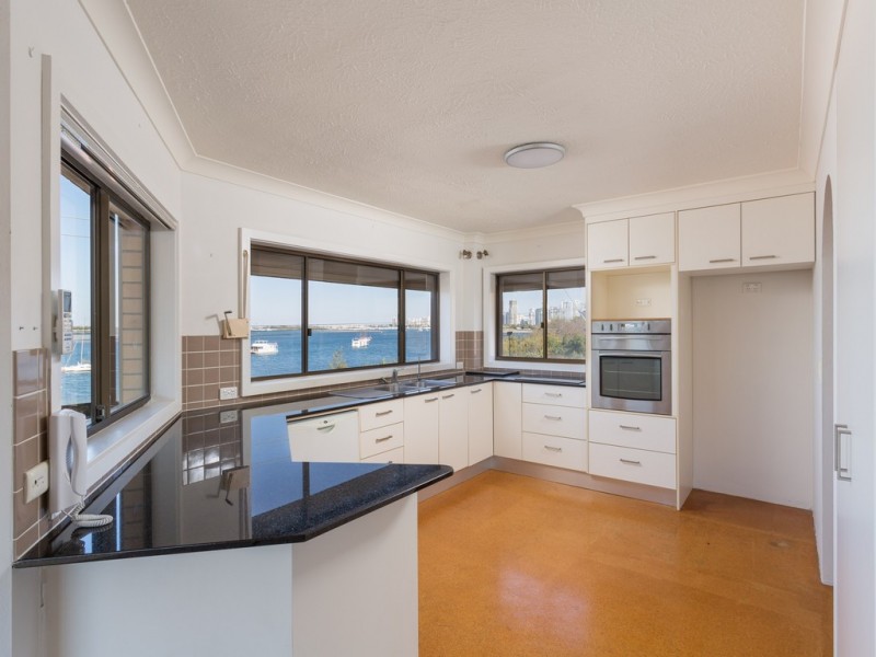 252 Marina Parade, Labrador QLD 4215