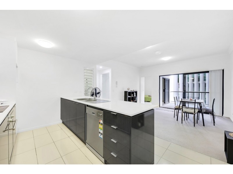 18/107 KITTYHAWK DRIVE, Chermside QLD 4032