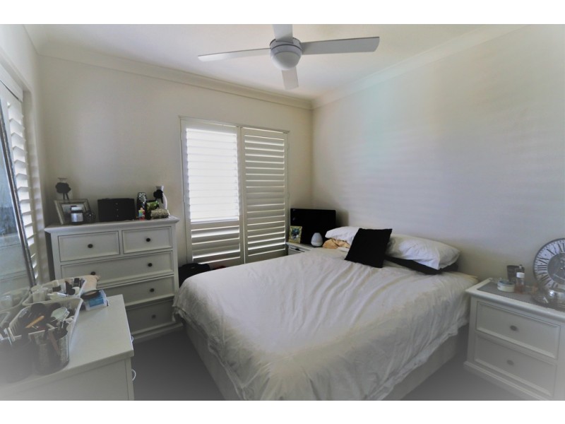 70 Norman Crescent, Norman Park QLD 4170