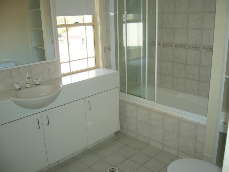 23/18 Tallebudgera Creek Road, West Burleigh QLD 4219