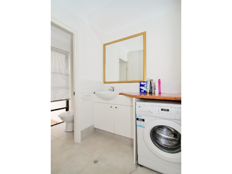 2/22-34 Glenside Drive, Robina QLD 4226