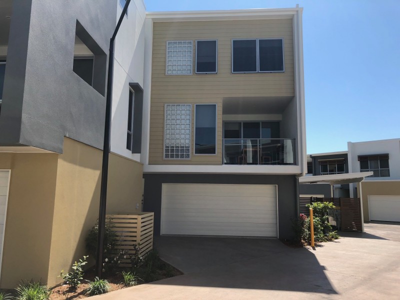 34/3400 Panorama Drive, Carrara QLD 4211