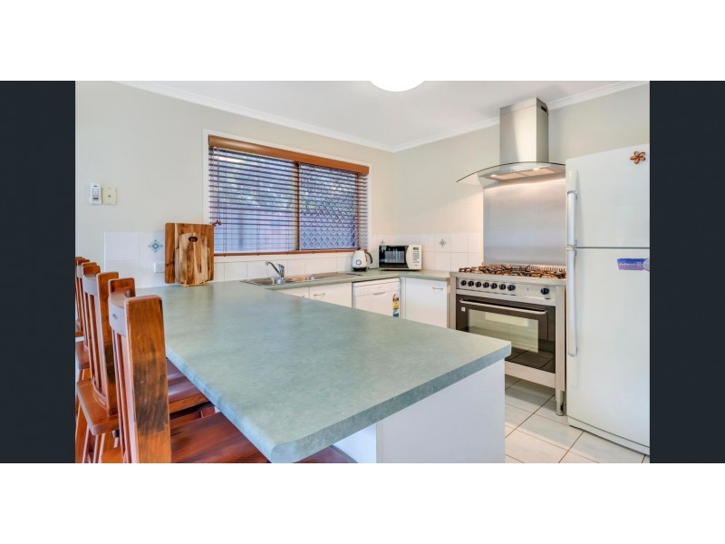 1 Corringle Close, Helensvale QLD 4212