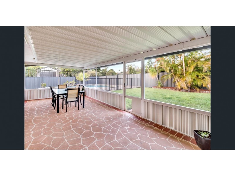 1 Corringle Close, Helensvale QLD 4212