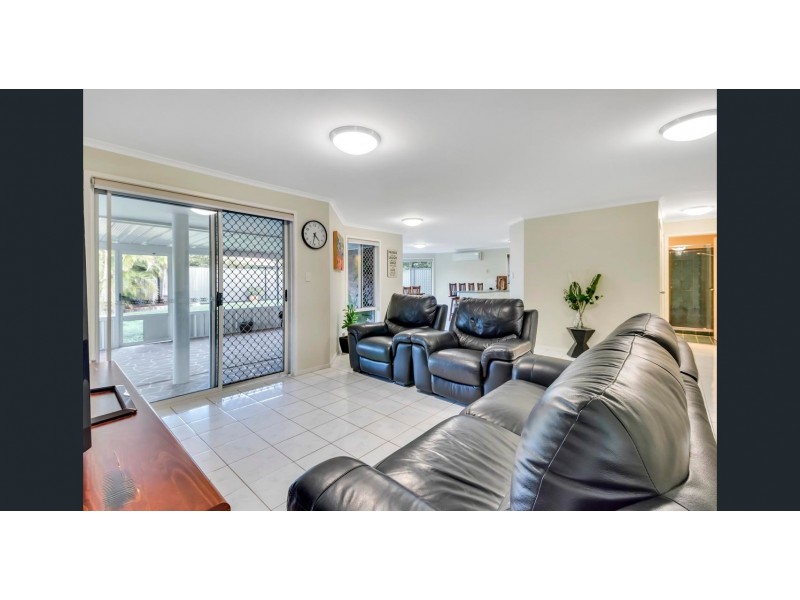 1 Corringle Close, Helensvale QLD 4212