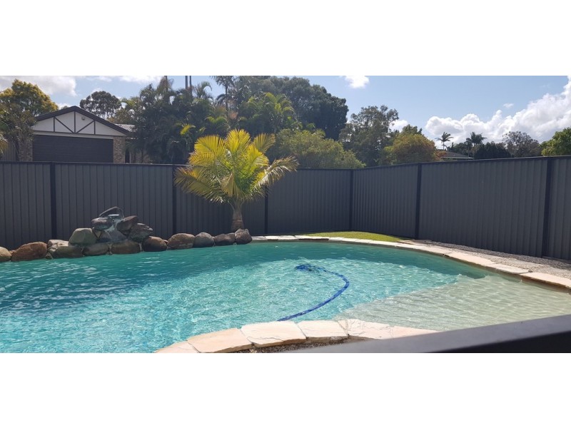 1 Corringle Close, Helensvale QLD 4212