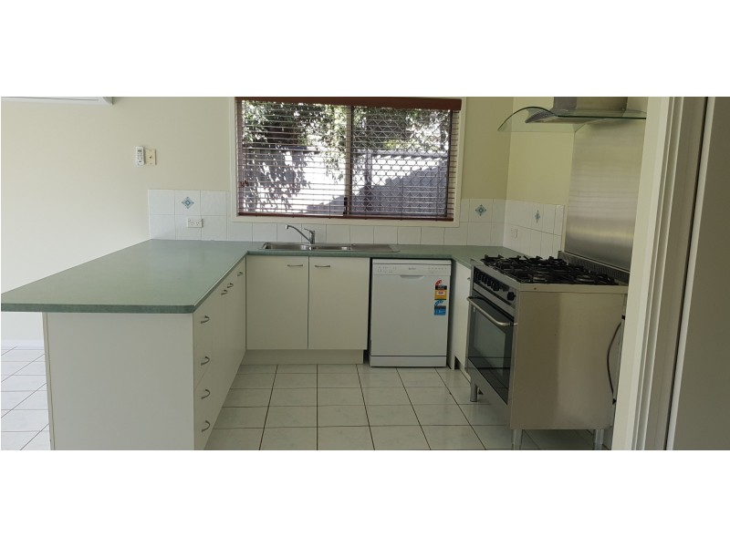 1 Corringle Close, Helensvale QLD 4212