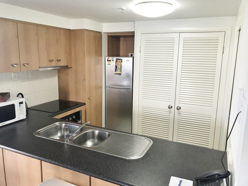 2038/2623 Gold Coast Highway, Broadbeach QLD 4218