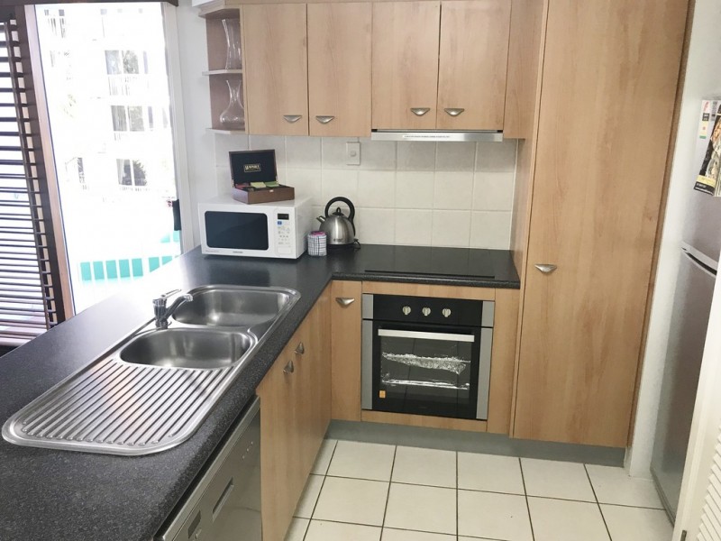 2038/2623 Gold Coast Highway, Broadbeach QLD 4218