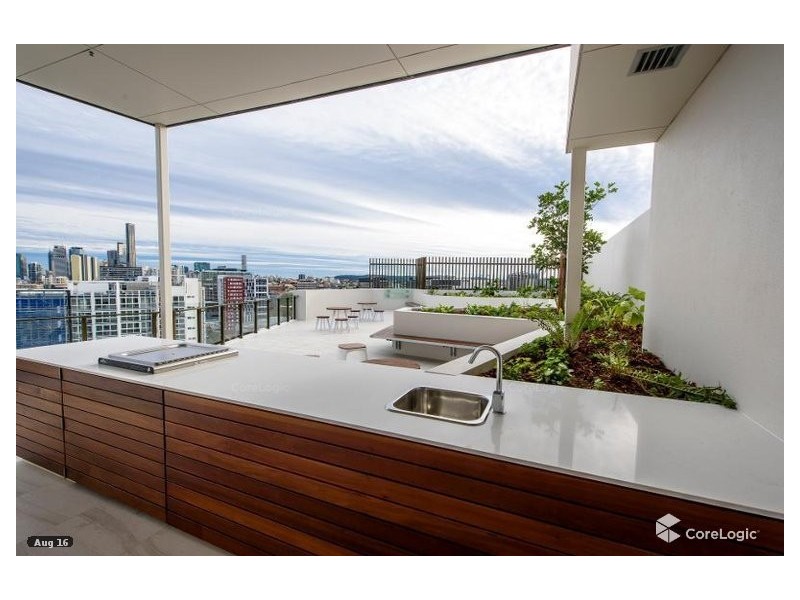 10 Stratton Street, Newstead QLD 4006