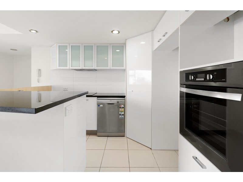 34/57 Grand Parade, Kawana Island QLD 4575