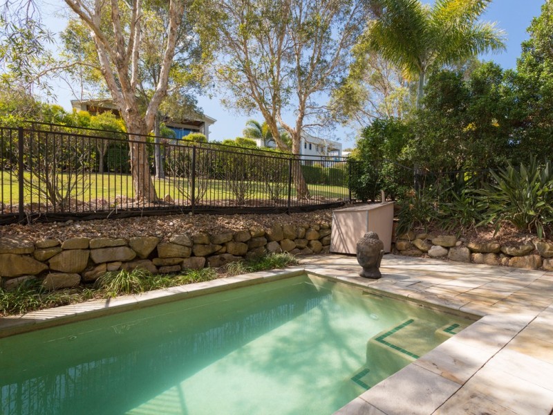 6009 The Boulevard, Benowa QLD 4217