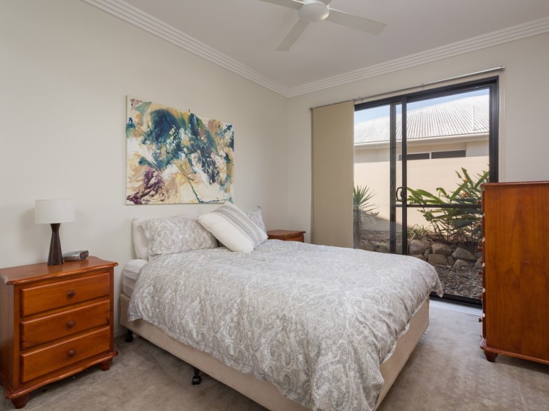 6009 The Boulevard, Benowa QLD 4217