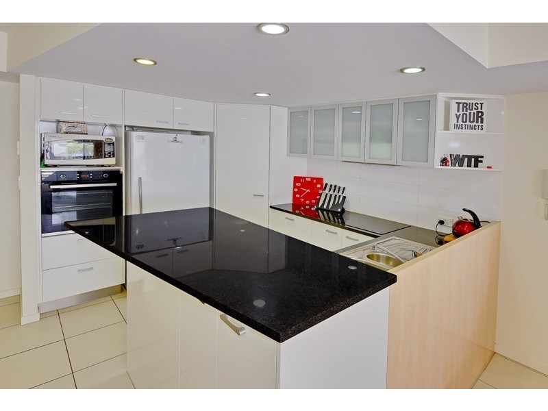 10/57 Grand Parade, Kawana Island QLD 4575