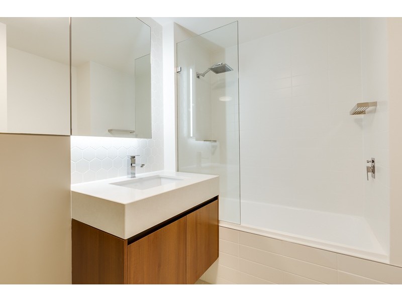 390 Simpsons Rd, Bardon QLD 4065