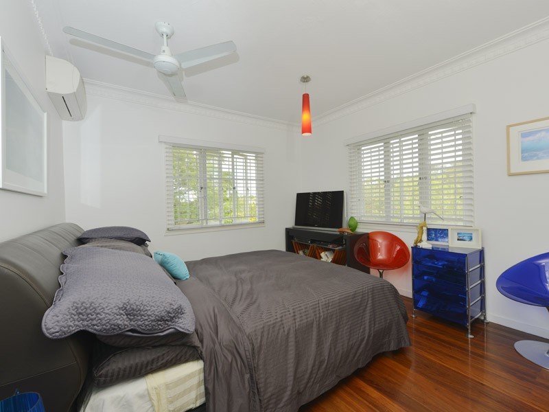 33 Olive Grove, Balmoral QLD 4171