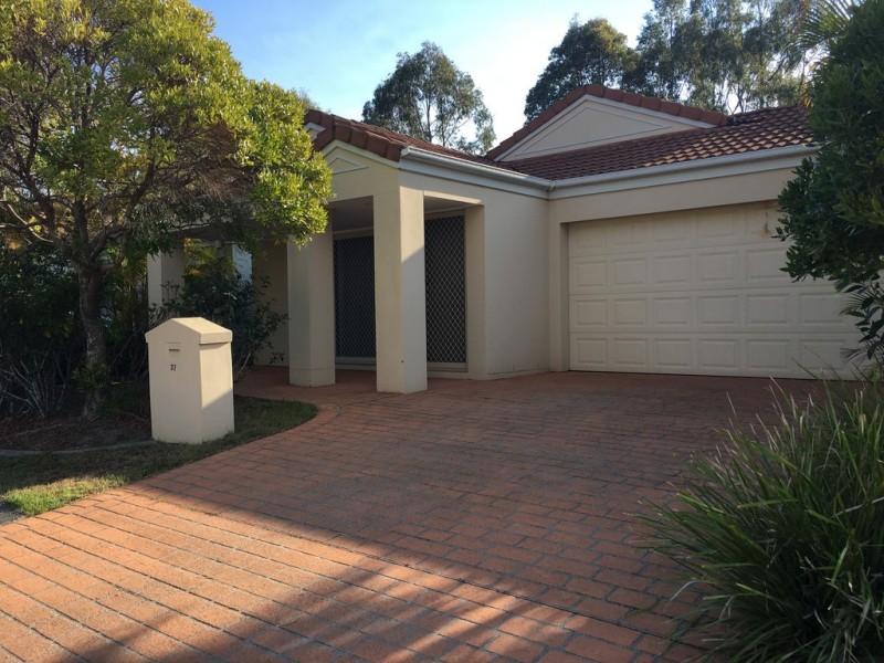 37 Marble Arch Place, Arundel QLD 4214