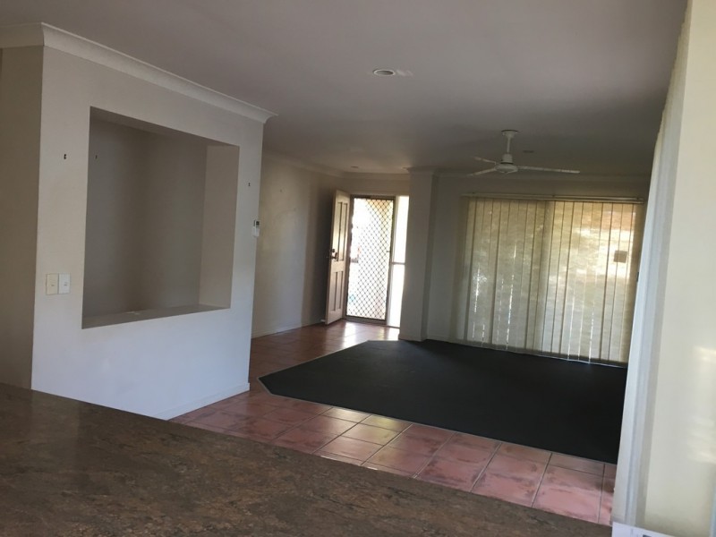 37 Marble Arch Place, Arundel QLD 4214