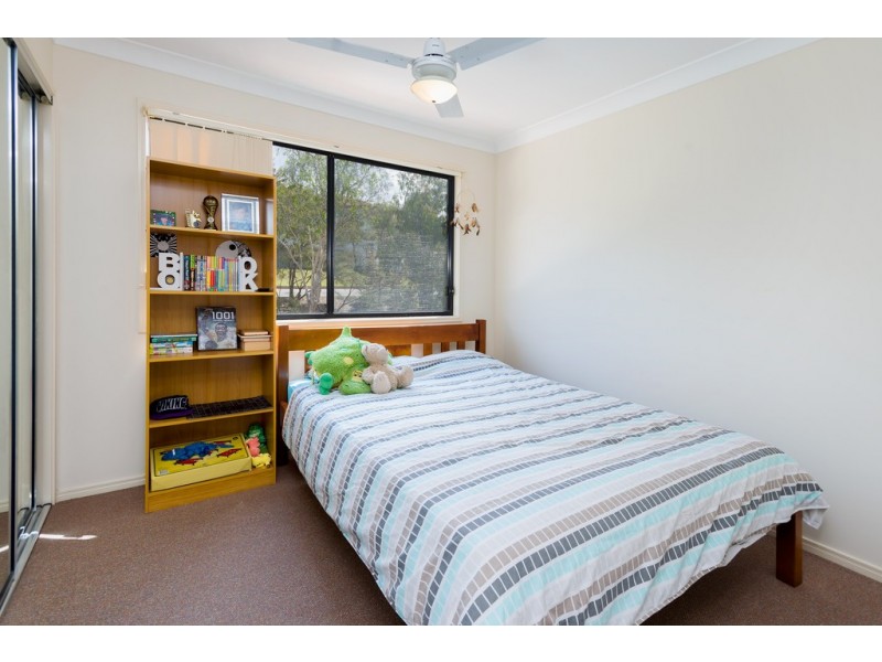 13 Hervey Street, Pacific Pines QLD 4211