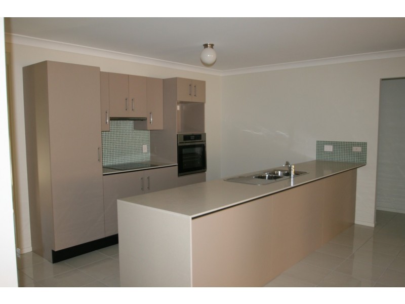 18 Blessing Place, Boronia Heights QLD 4124