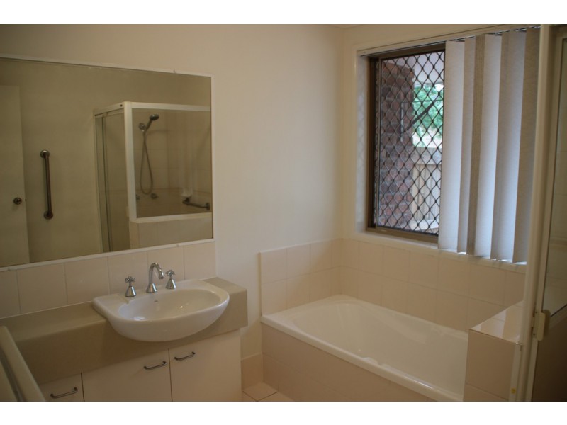 unit 42/33 Edmund Rice Drive, Southport QLD 4215