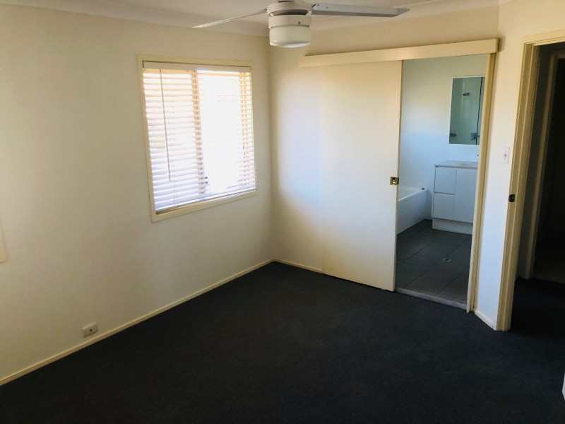 141/31 Usher Avenue, Labrador QLD 4215
