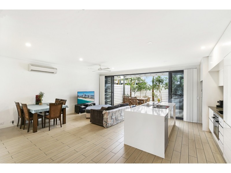64/42 Stadium Drive, Robina QLD 4226