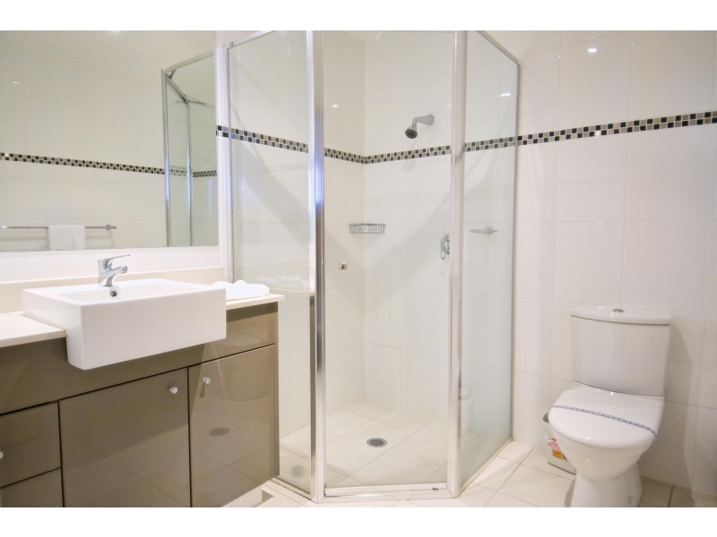 602/18 CYPRESS AVE, Surfers Paradise QLD 4217